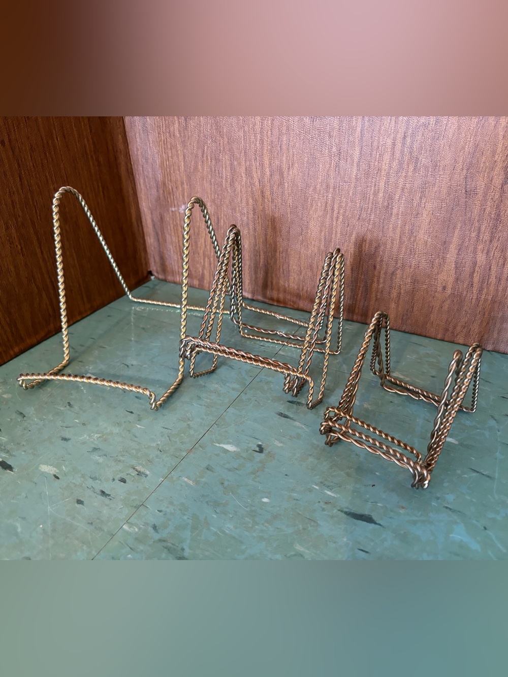 7pc Vintage Picture Frame or Book Stand Gold Twisted Metal